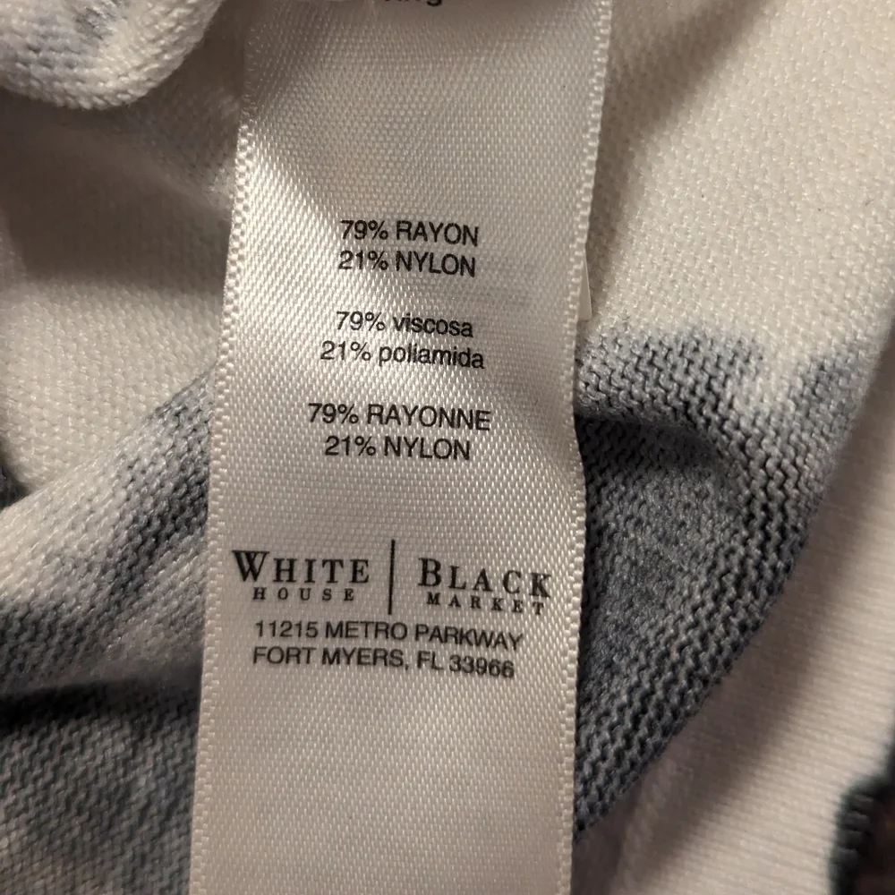 5/$25. White House Black Market Floral Print Sweater - Picture 6 of 6